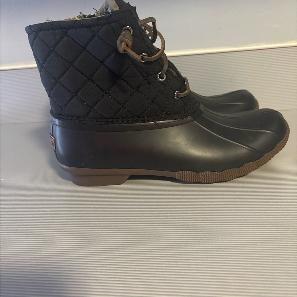 Women’s Black Saltwater Quilted Duck Boot- size 8.5, only wore 1x, like new.